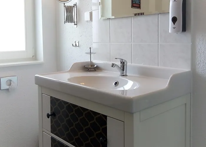 Regina 招待所 莫内西